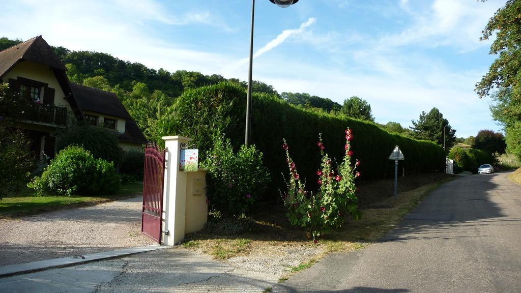 Maison D'Hotes Les Coquelicots Giverny Esterno foto